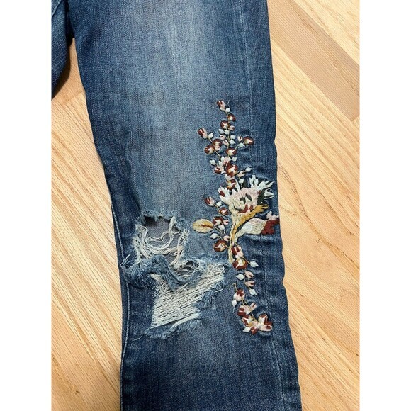 Abercrombie Fitch Harper Low Rise Ankle Jeans Embroidered Ripped Denim Size‎ 26 - Picture 2 of 5